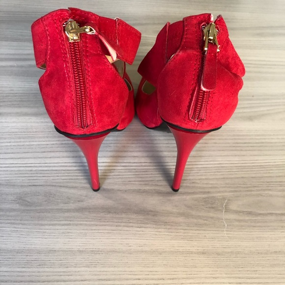 NWOT Guess Red Ramba Criss-Cross Pump Heels 8 1/2 - Picture 3 of 6